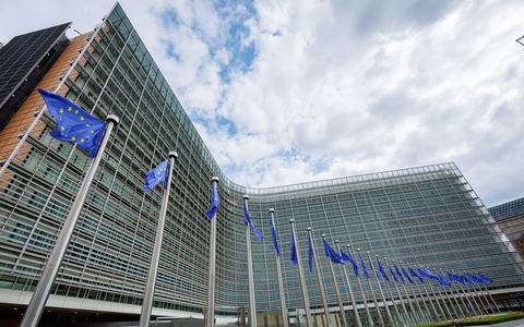UE aprova 21º pacote de sanções contra a Rússia