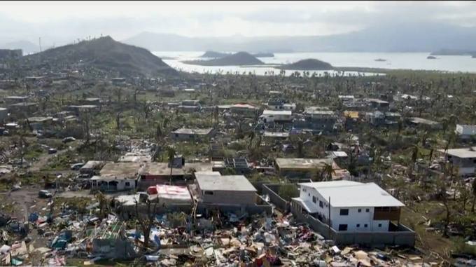 Mayotte, o laboratório do endurecimento: Lecornu promete "militarizar" a luta contra a imigração clandestina