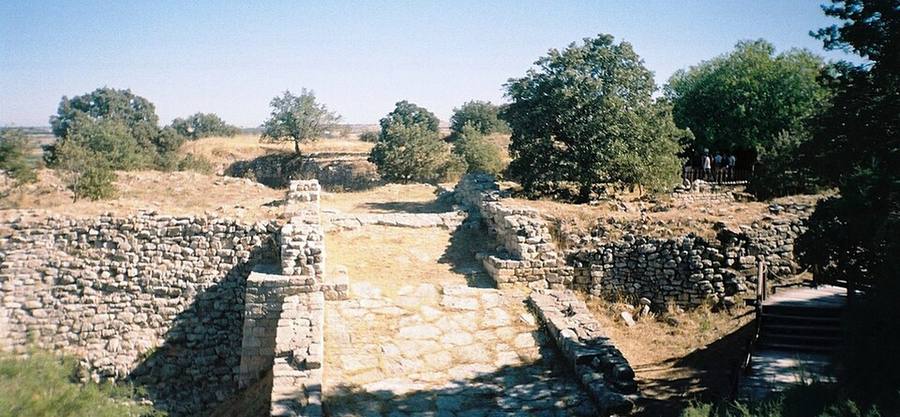 A ágora escondida de Troia: a cidade de Homero não foi abandonada depois da guer